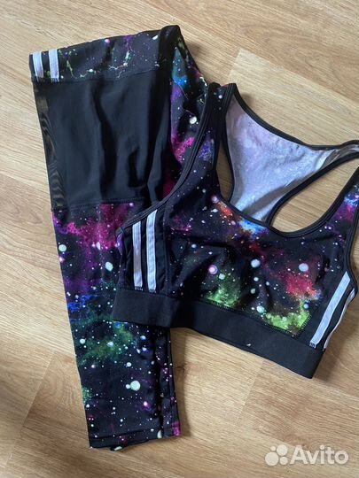 Спортивные лосины и топ