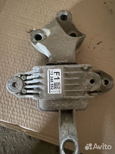 Опора двигателя левая Шевроле Круз 2013 АКПП