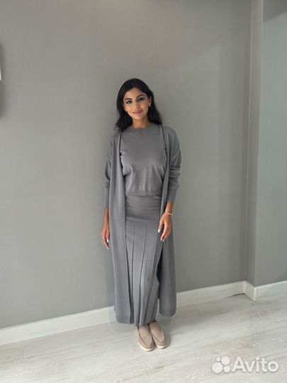 Трикотажный костюм с юбкой