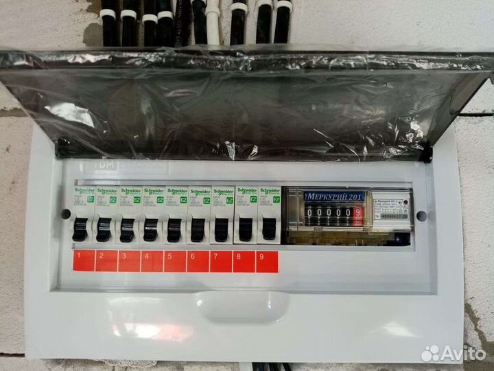 Профессиональный электрик с опытом работы 10 лет