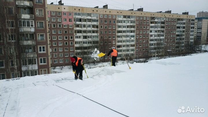 Очистка кровли Уборка снега