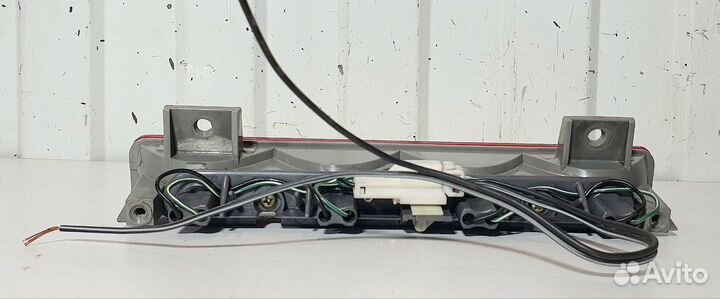 Дополнительный стоп сигнал Mitsubishi Pajero 2