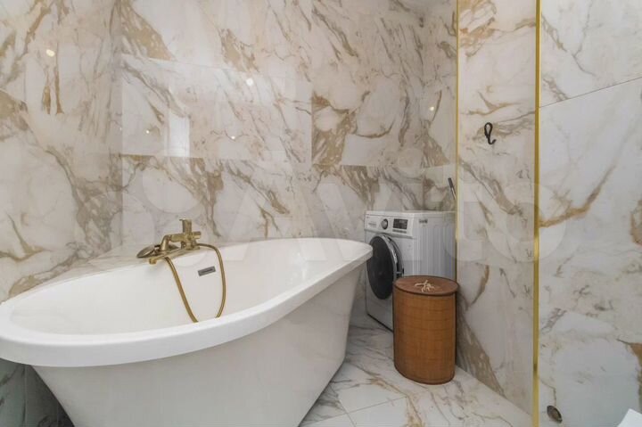 4-к. квартира, 90 м², 4/9 эт.