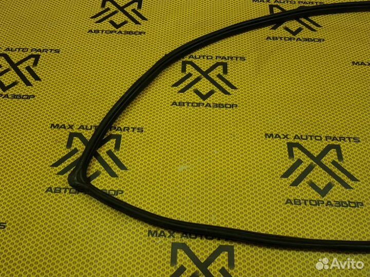 Уплотнитель двери передний левый Mazda Cx-7 EH42