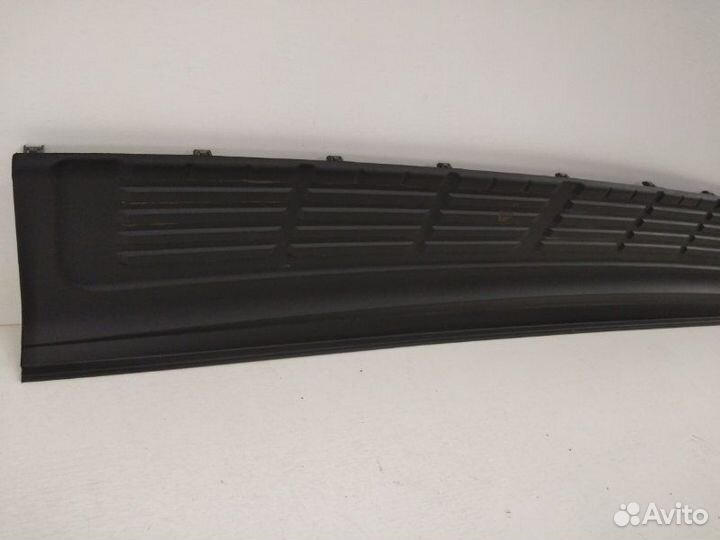 Накладка бампера задняя Toyota Land Cruiser 200 C