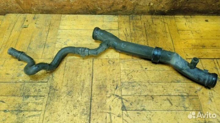 Трубка системы охлаждения Volkswagen Jetta 2.0