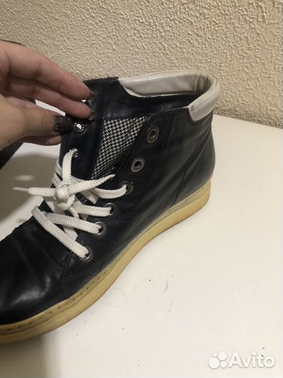 Кросовки женские