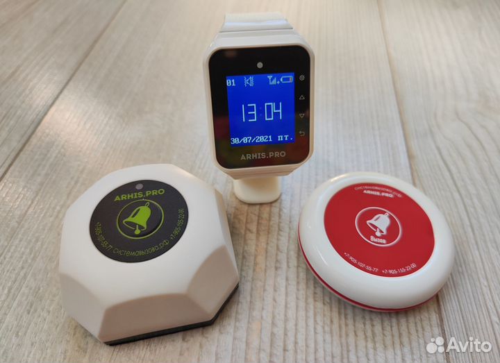 Кнопка вызова персонала и часы для салонов красоты