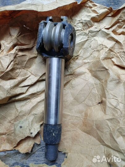 Вал сошки рулевого редуктора Ваз 2101-07 с роликом