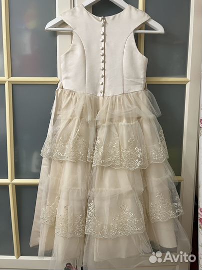 Нарядное платье продам