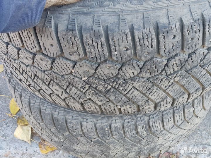 Gislaved Nord Frost 200 215/55 R17 98T