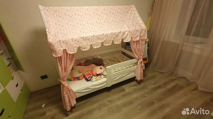 Кровать домик из массива березы