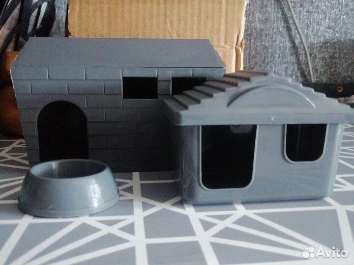 Пластиковые домики для клетки