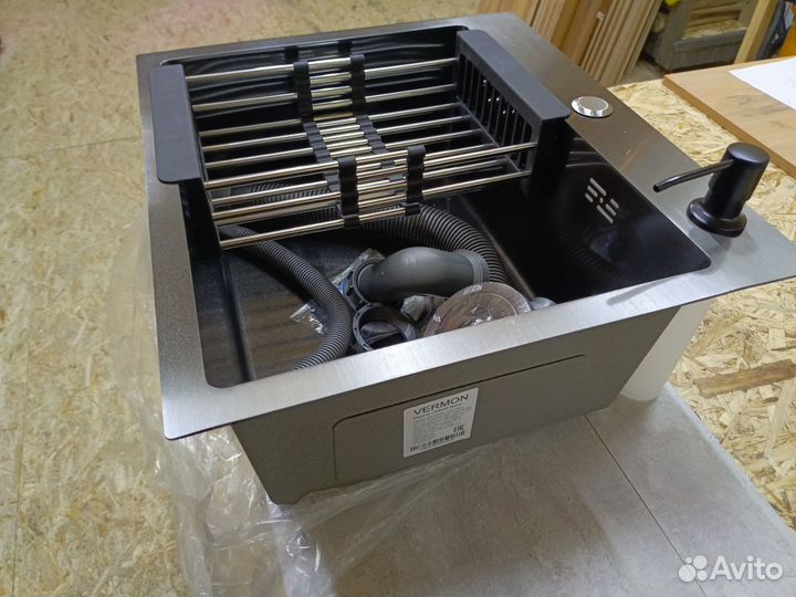 Мойка для кухни стальная 3мм черная