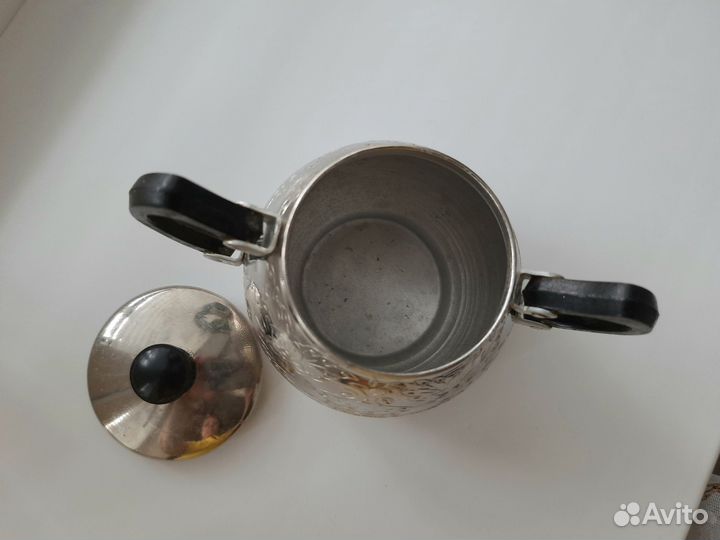 Сахарница, конфетница