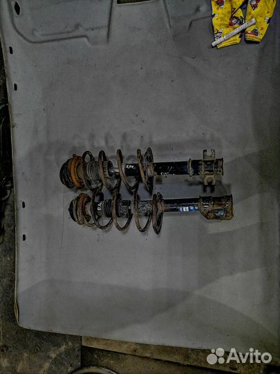 Амортизатор передний Fiat Punto II 188 1999-2010