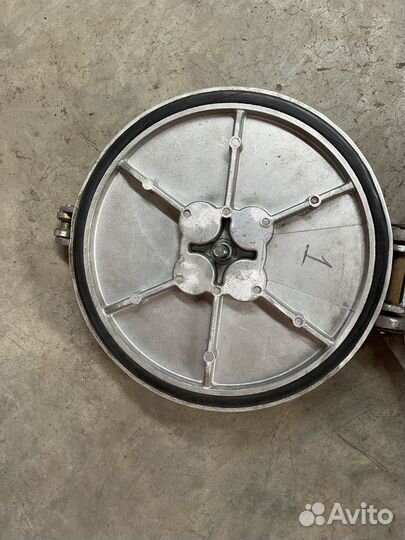 Крышка алюминиевая для бензовоза