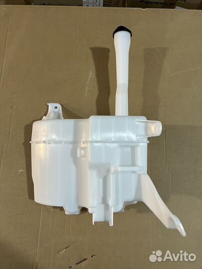 Бачок омывателя Camry v50 v55 новый