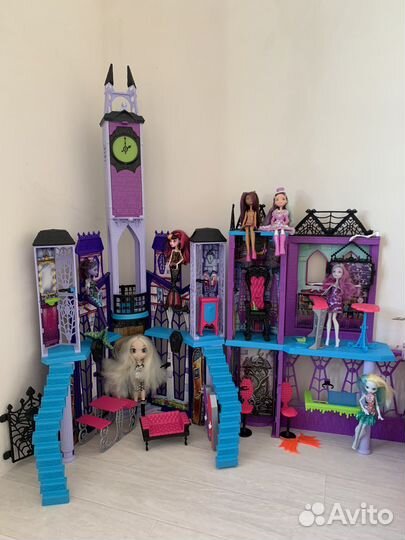 Домик монстр хай с куклами