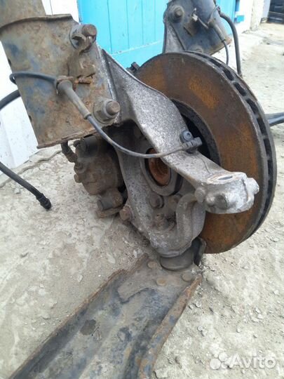 Кулак передний Renault Laguna lll 2.0 M4R