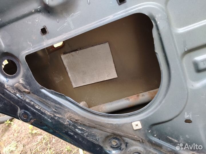 Дверь задняя левая Camry 30 (XV30)