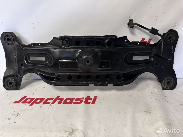 Подрамник задний Toyota Camry V30 2001-2006