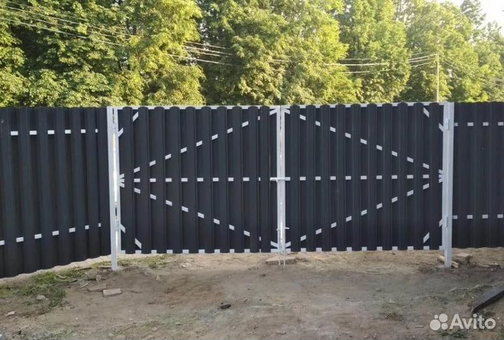 Забор металлический,ворота качественно