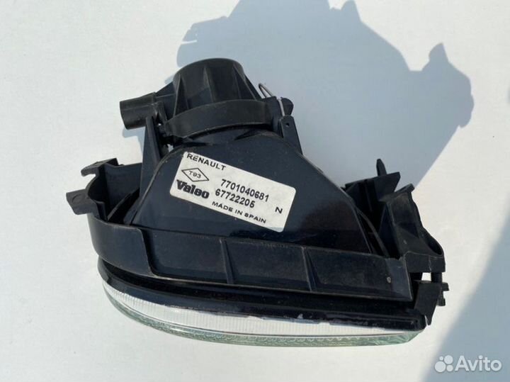 Фара противотуманная передняя правая Renault