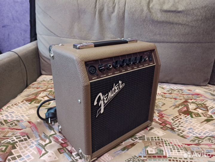 Комбоусилитель для акустической гитары