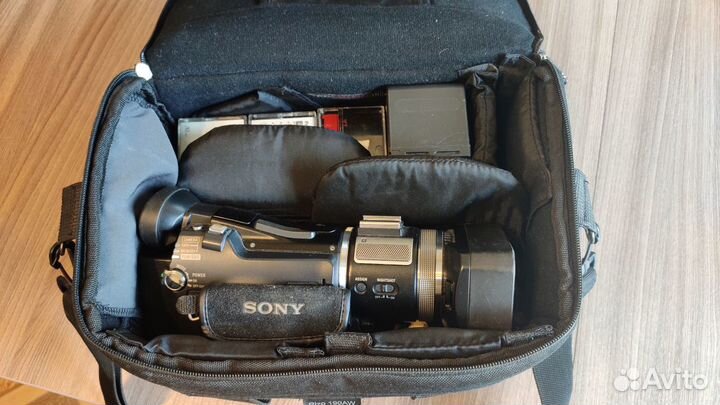 Видеокамеры Sony HVR-A1E, DCR-TRV60E