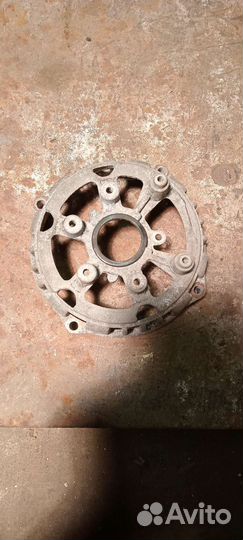 Задняя крышка генератора приора