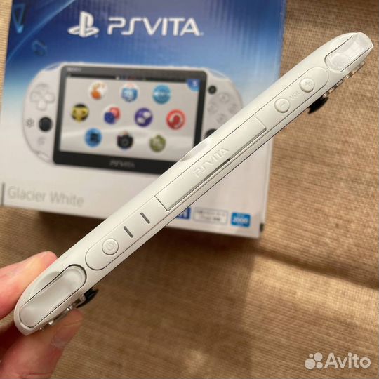 PS Vita Slim Glacier White