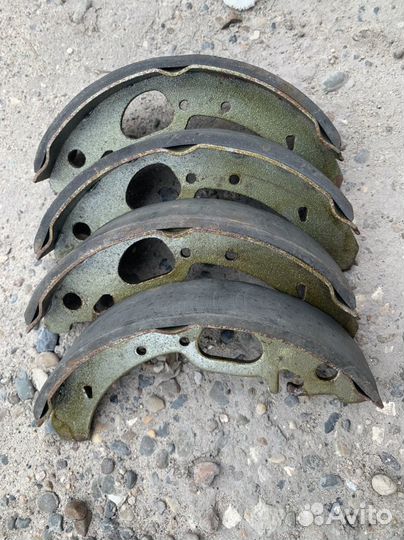 Тормозные колодки задние granta