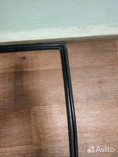 Уплотнитель стекла двери задний правый Hyundai