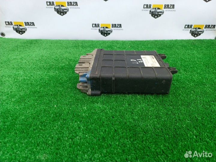 Блок управления двигателем Volkswagen Golf