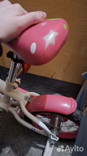 Детский велосипед четырехколесный с двумя съёмными