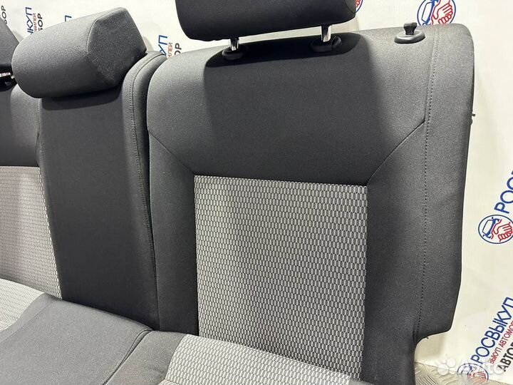 Задний диван Volkswagen Polo 5