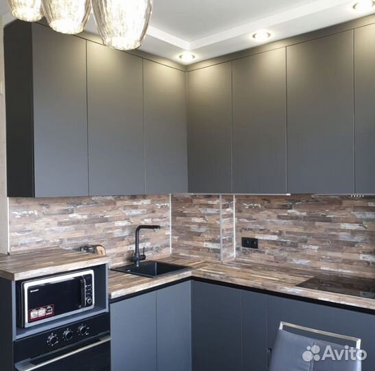 Кухня серая