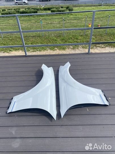 Крыло белое переднее правое левое Mercedes w221