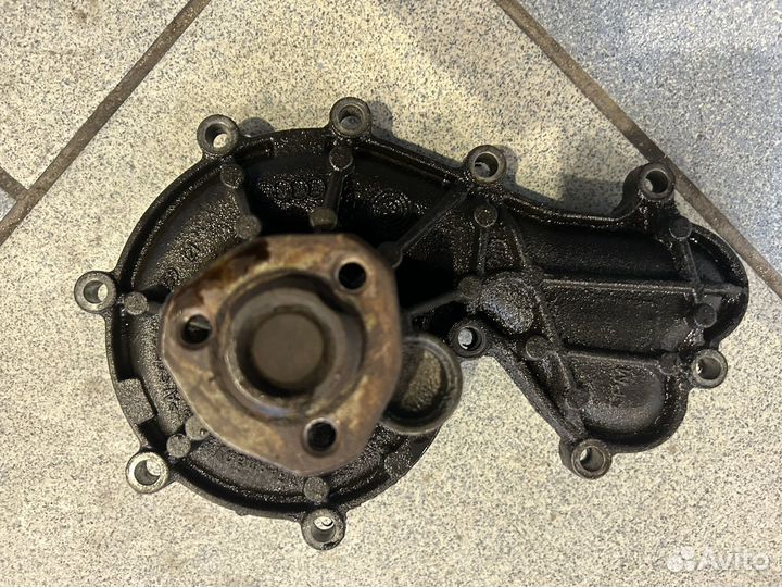 Помпа на volkswagen touareg