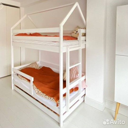 Двухъярусная кровать