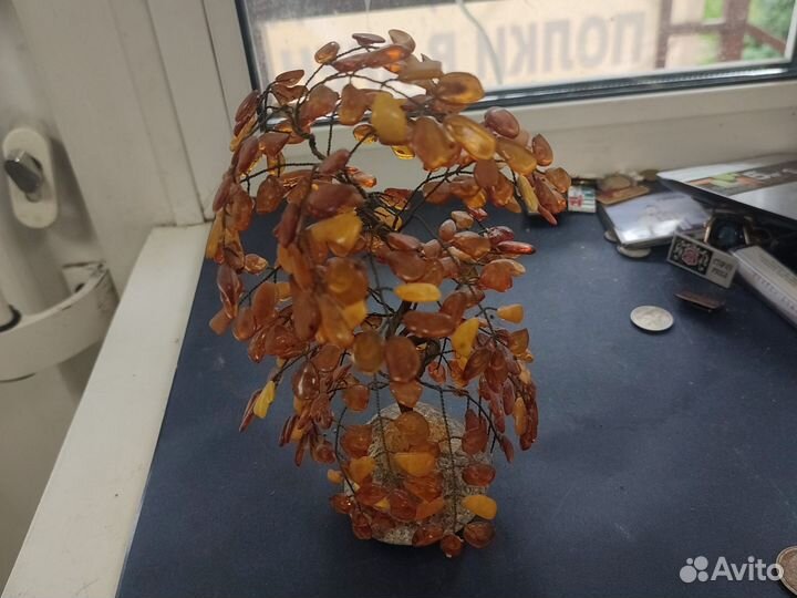 Денежное дерево из янтаря