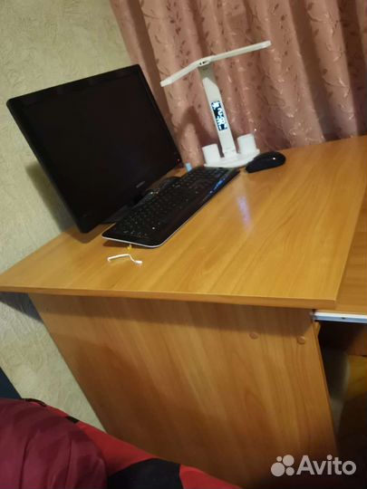Компьютерный стол