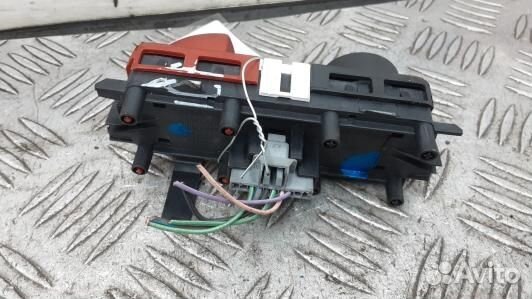 Кнопка аварийки renault scenic 2 (90S09I501)