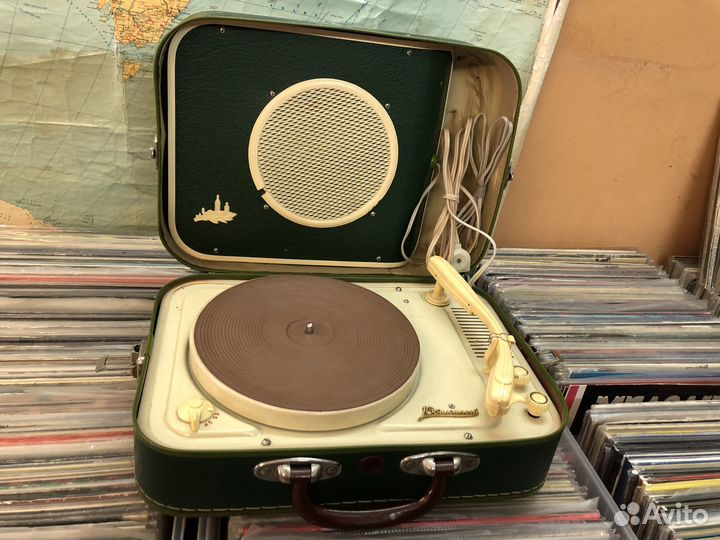 Радиограммофон сетевой ламповый 