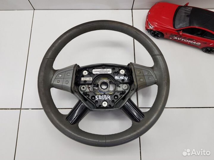 Рулевое колесо (Mercedes-Benz M-class)