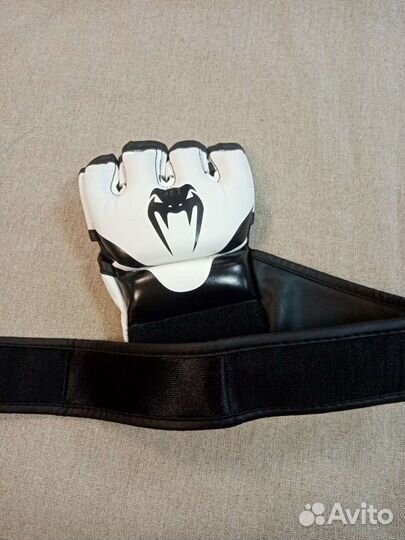 Перчатки для MMA