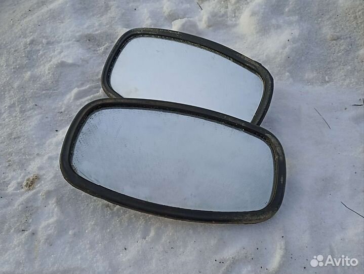 Боковое зеркало