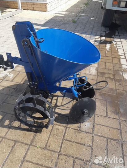 Картофелесажалка для мотоблока