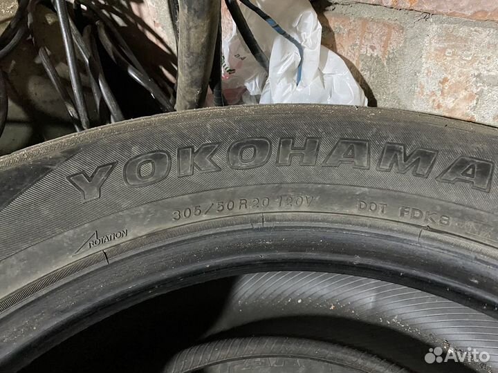 Yokohama Parada Spec-X 305/50 R20